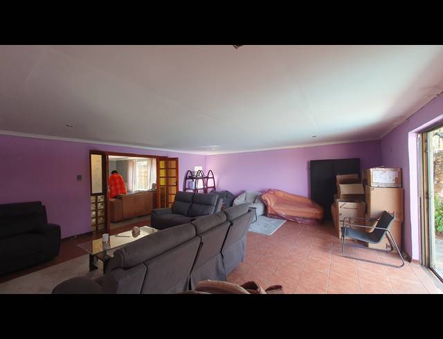 5 BEDROOM FREEHOLD FOR SALE IN LINMEYER
